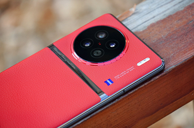 Snapdragon 8 Gen 2, топовая камера Zeiss, 100-кратный зум, IP68. Топовые камерофоны Vivo X90 Pro+ и Vivo X90 показали вживую сразу после анонса